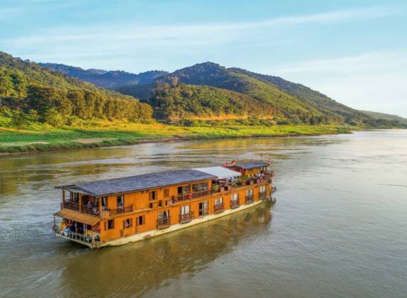 crucero por los ríos de Tailandia